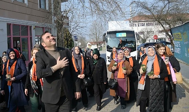 Başkan Özlü’ye Yeniköy Merkez Mahallesi’nde Sevgi Seli