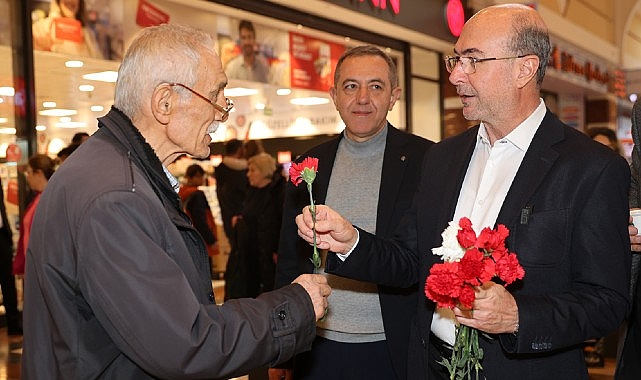 Selçuklu Belediye Başkanı Ahmet Pekyatırmacı 31 Mart Yerel Seçimleri kapsamında hafta sonu Selçuklu’nun farklı noktalarındaki alışveriş merkezlerinde vatandaş ve esnaflarla bir araya geldi