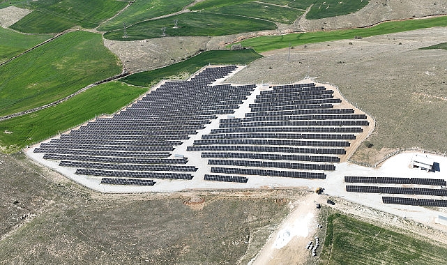 Selçuklu Belediyesi’nin enerji verimliliği ve çevre koruma faaliyetleri kapsamında yaptığı çalışmalarından biri olan Bağrıkurt GES projesinde enerji üretimine başlandı