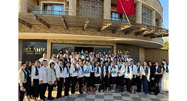 Başkan Topaloğlu Kazakistanlı öğretmenlerle bir araya geldi