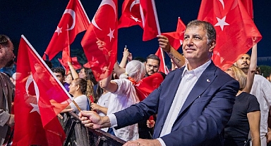 “Cumhuriyet, bir ülkenin küllerinden yeniden doğuşunda, karanlığa meydan okuyuşundadır”