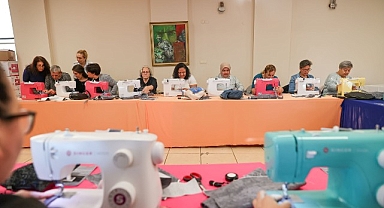 Bucalı kadınların emeği öğrencilere burs oldu