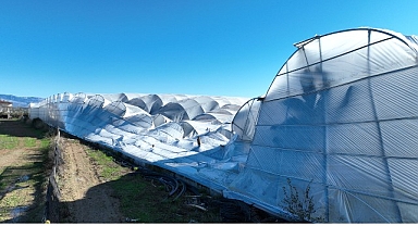 Büyükşehir Belediyesi seraları zarar gören çiftçinin yanında