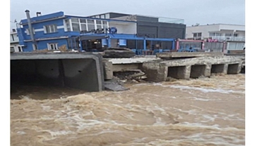 Karaburun, Çeşme ve Foça’da etkili olan yağışlar için ekipler seferber oldu